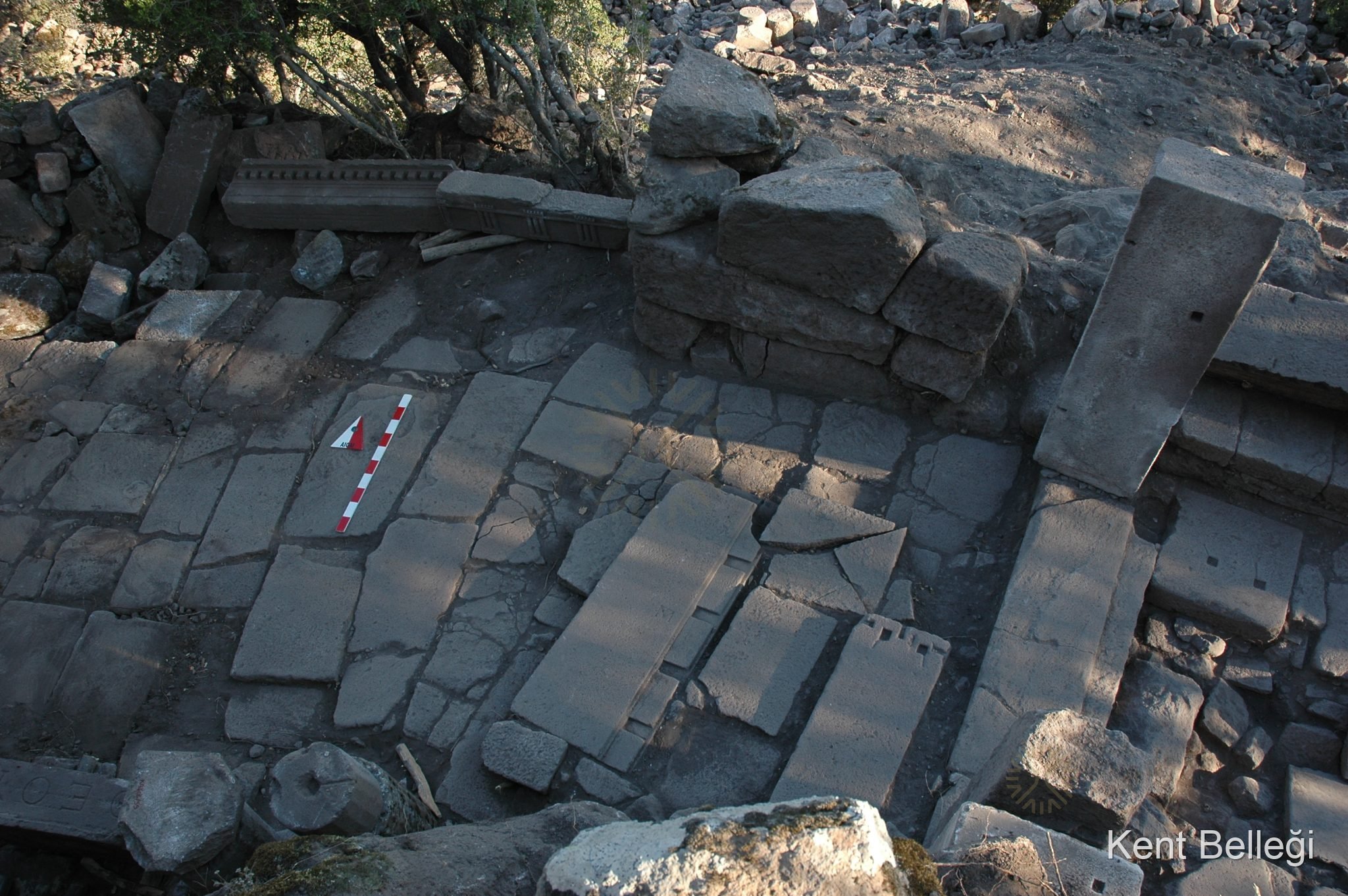 Agora Caddesi Kapısı